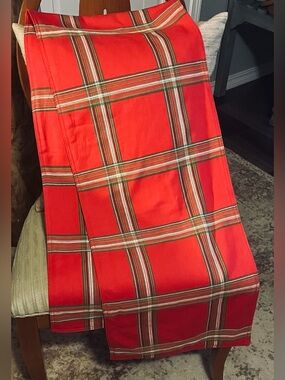 Like New Hallmark Table Runner 70x14  LIKE & MAKE A DEAL